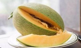 吃蜜瓜嗓子沙,蜜瓜诱惑下的嗓子沙涩之谜