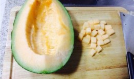 孕早期吃哈密瓜吃吐,揭秘孕期饮食小贴士