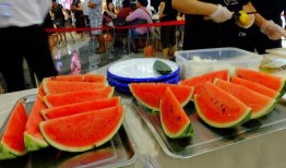 合肥吃瓜节,夏日狂欢，瓜果飘香，尽享美食盛宴”