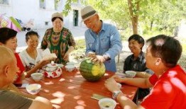 社区干部吃瓜,揭秘基层干部的日常生活与心态