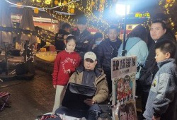 伍田老街吃瓜,夏日吃瓜，品味老街风情