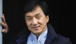 方大同跟成龙吃瓜,娱乐界好友互动引关注