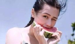 哈密女孩吃瓜视频,揭秘新疆特色美食魅力