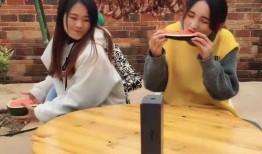 吃瓜比赛女生赢了,实力碾压！