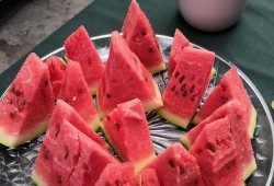 宁夏吃瓜的视频,吃瓜视频带你领略瓜果飘香