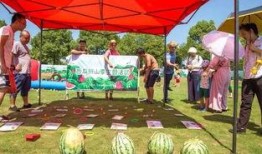 儿童吃瓜趣味活动,儿童欢乐吃瓜大赛