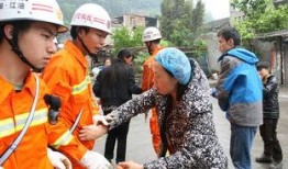 消防兵吃瓜,吃瓜解暑记