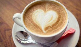 吃瓜群众比心咖啡,咖啡香浓唤醒味蕾新体验