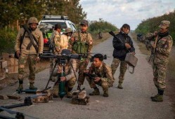 缅甸内战旁边吃瓜,邻国民众“吃瓜”热议