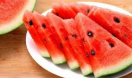 维族人吃瓜视频,瓜果飘香中的民族美食文化