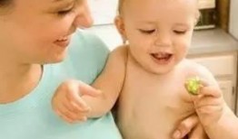 外国新生儿吃瓜视频,外国新生儿首次尝瓜萌态瞬间