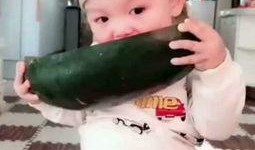 吃瓜吐口水视频