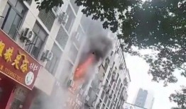 火灾吃瓜群众,吃瓜群众的围观与反思